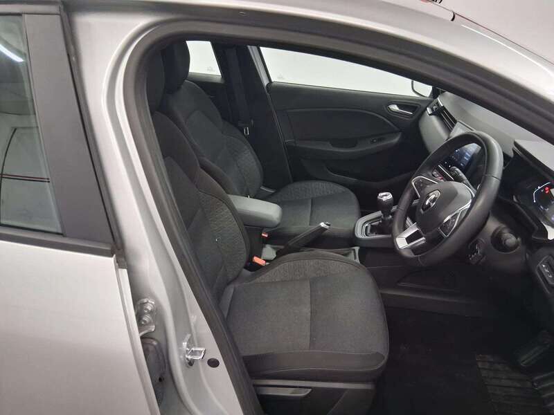 Used Renault Clio 2023 for sale - 77814366: Photo 11