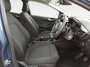 Used Ford Fiesta 2019 for sale - 76136820: Photo 2