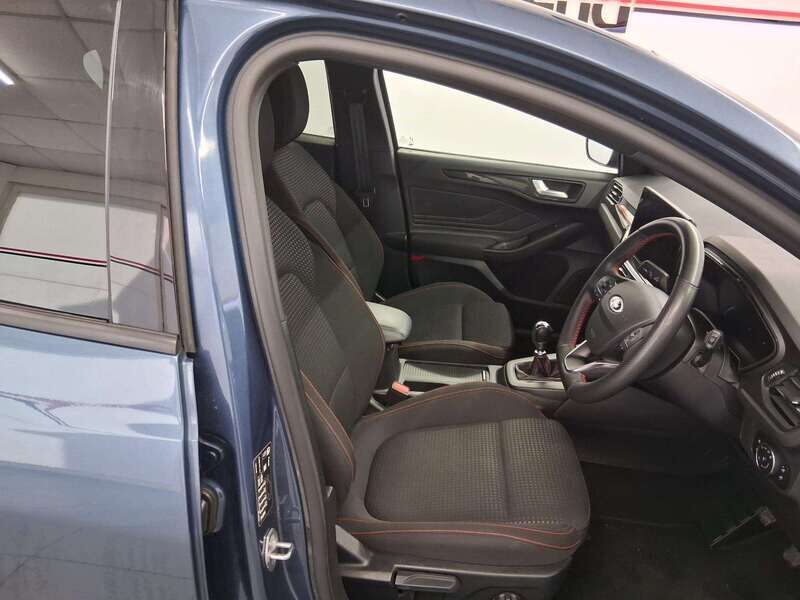 Used Ford Focus 2023 for sale - 77050750: Photo 11