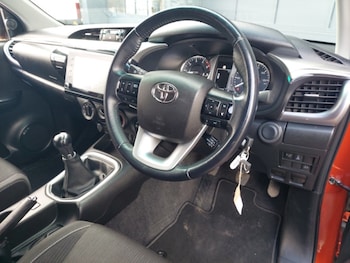 Used Toyota Hilux 2023 for sale - 78274645: Photo