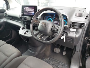 Used Toyota ProAce 2023 for sale - 77652018: Photo