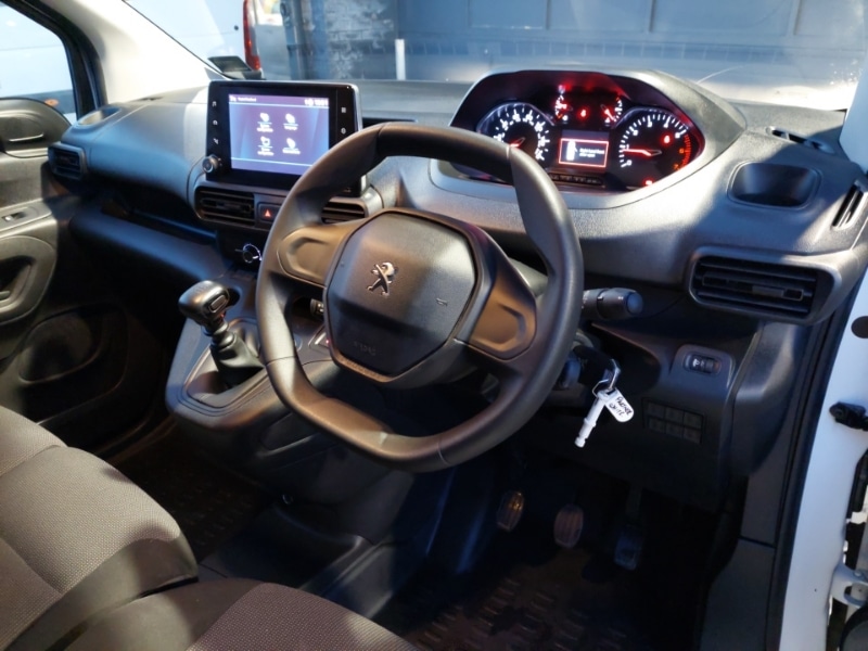 Used Peugeot Partner 2022 for sale - 76967298: Photo 2