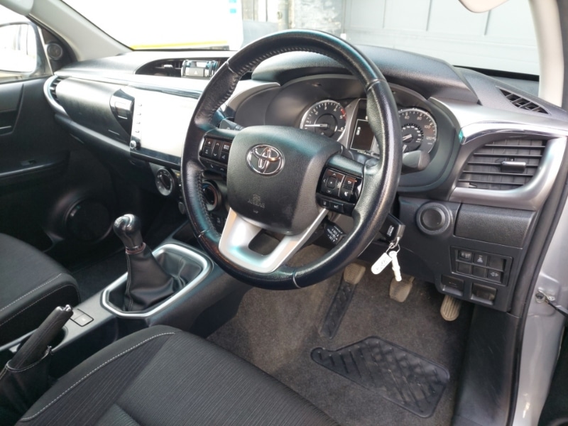 Used Toyota Hilux 2023 for sale - 78147312: Photo 2