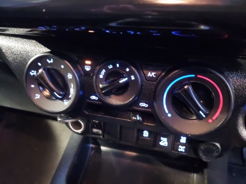 Used Toyota Hilux 2022 for sale - 77130101: Photo 18