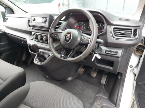Used Renault Trafic 2023 for sale - 76059102: Photo 2