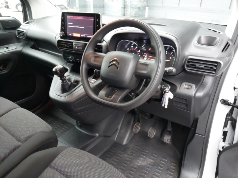 Used Citroen Berlingo 2024 for sale - 76390464: Photo 2