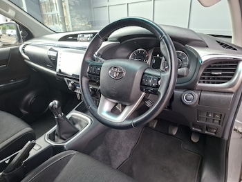 Used Toyota Hilux 2023 for sale - 79383009: Photo