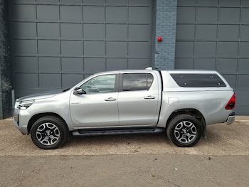 Used Toyota Hilux 2023 for sale - 79383009: Photo