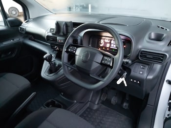 Used Citroen Berlingo 2024 for sale - 76800276: Photo