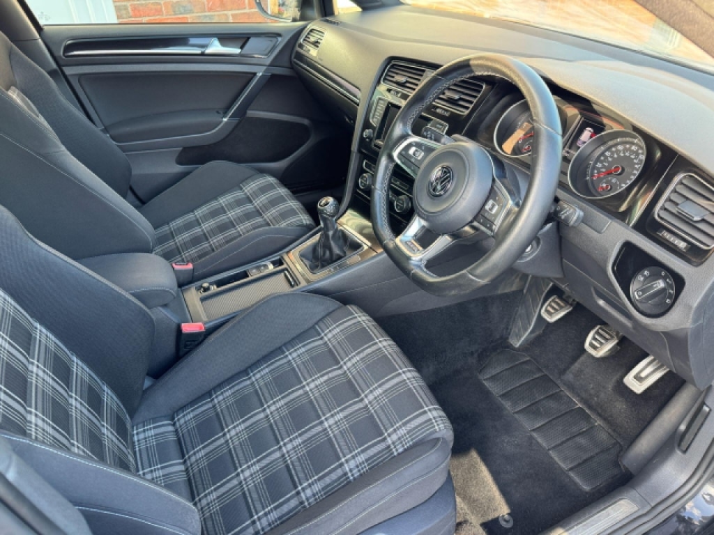 Used Volkswagen Golf 2014 for sale - 76651940: Photo 15