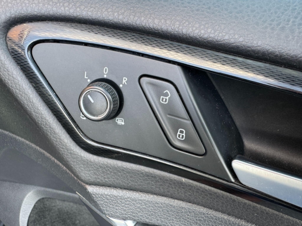 Used Volkswagen Golf 2014 for sale - 76651940: Photo 17