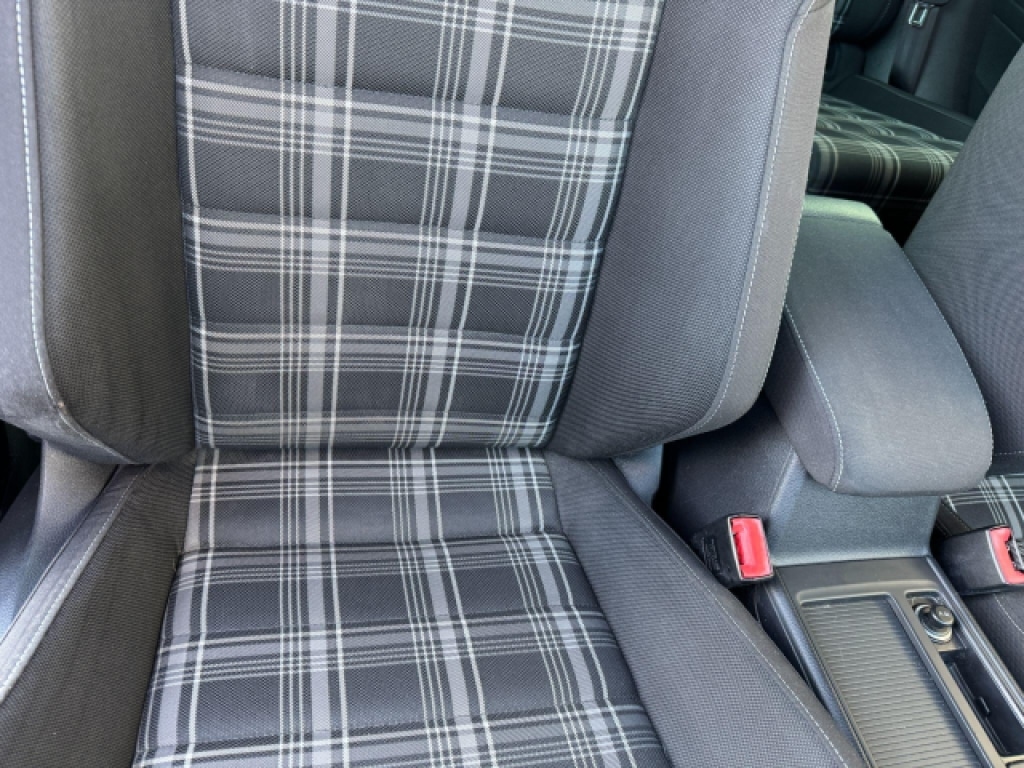 Used Volkswagen Golf 2014 for sale - 76651940: Photo 18