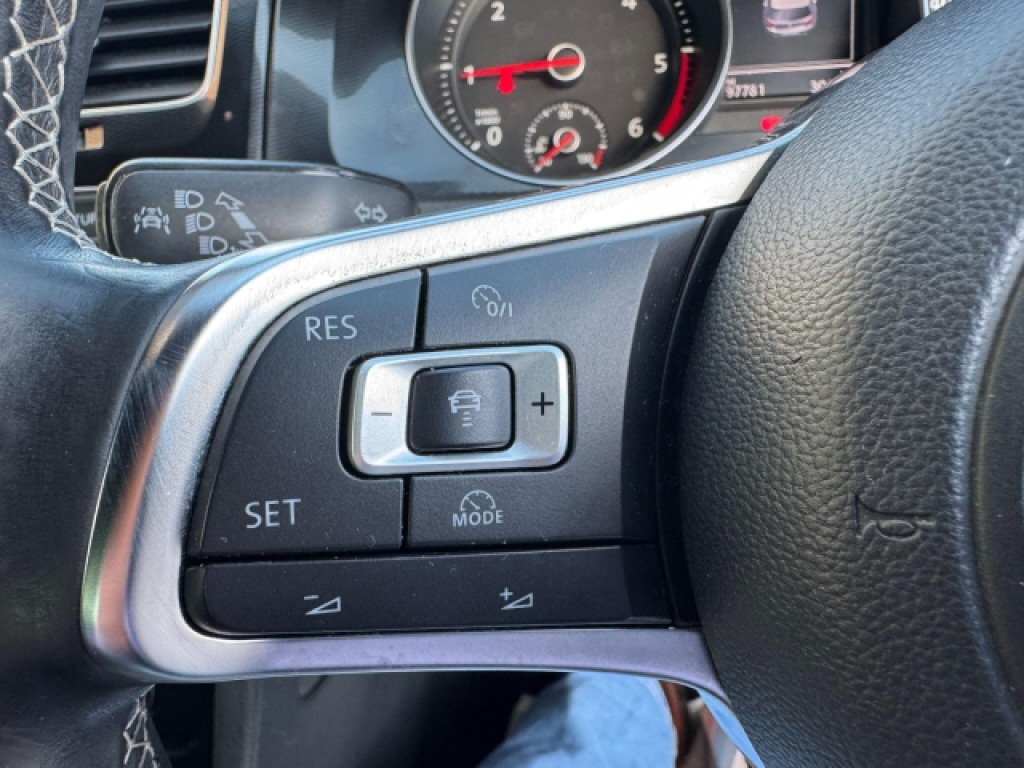 Used Volkswagen Golf 2014 for sale - 76651940: Photo 20