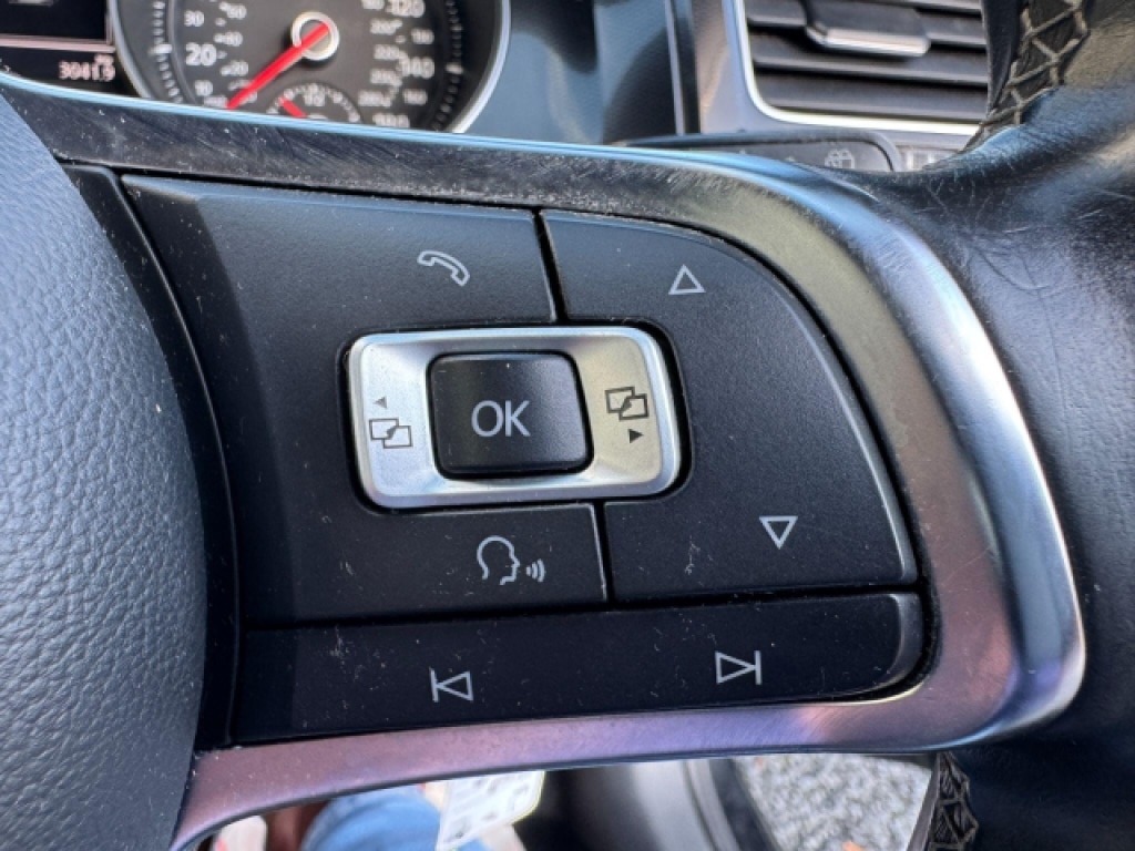 Used Volkswagen Golf 2014 for sale - 76651940: Photo 21