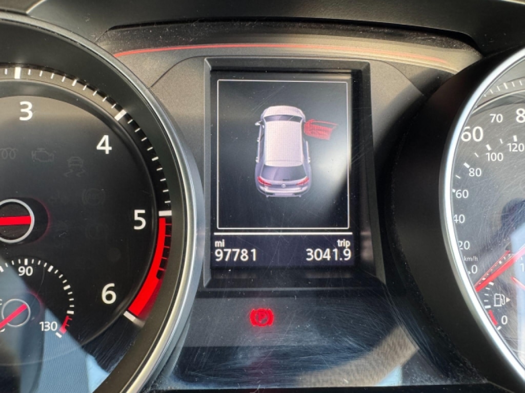 Used Volkswagen Golf 2014 for sale - 76651940: Photo 23