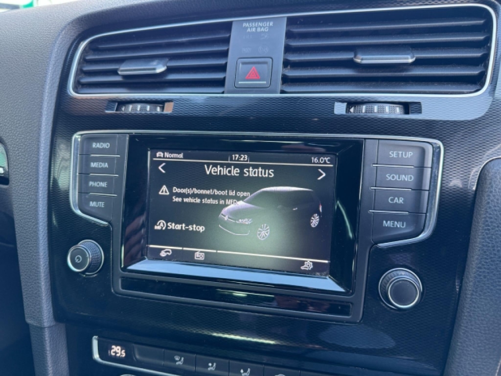 Used Volkswagen Golf 2014 for sale - 76651940: Photo 25