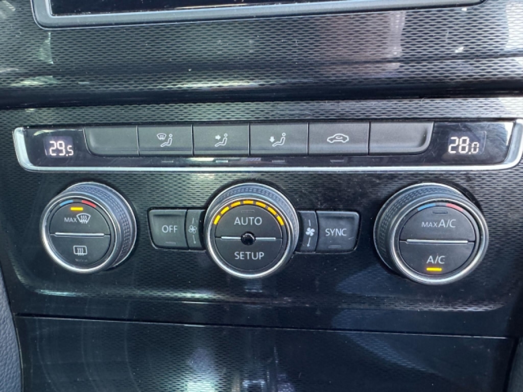 Used Volkswagen Golf 2014 for sale - 76651940: Photo 26