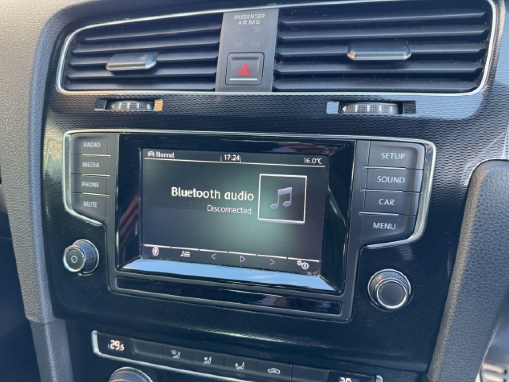 Used Volkswagen Golf 2014 for sale - 76651940: Photo 31