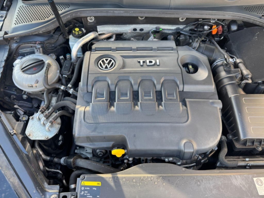 Used Volkswagen Golf 2014 for sale - 76651940: Photo 32