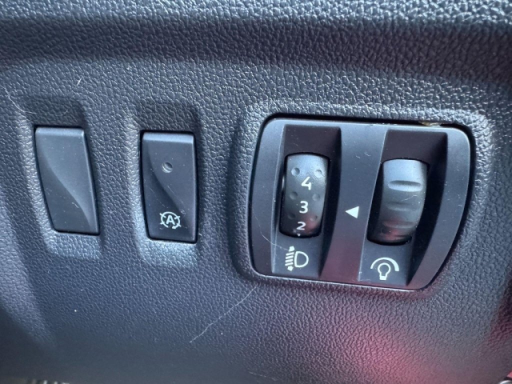 Used Renault Captur 2018 for sale - 76651938: Photo 21