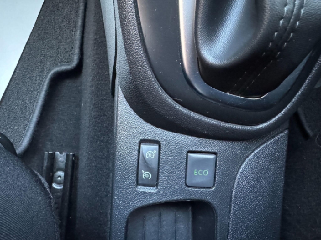 Used Renault Captur 2018 for sale - 76651938: Photo 33