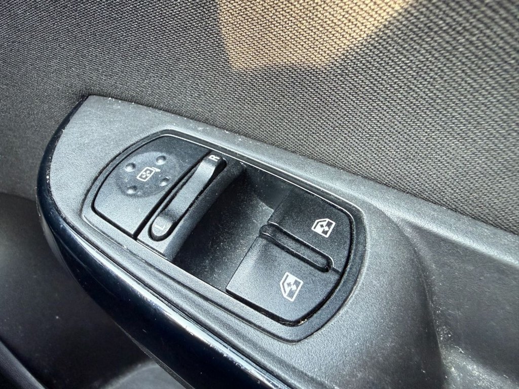 Used Vauxhall Corsa 2015 for sale - 77734865: Photo 28