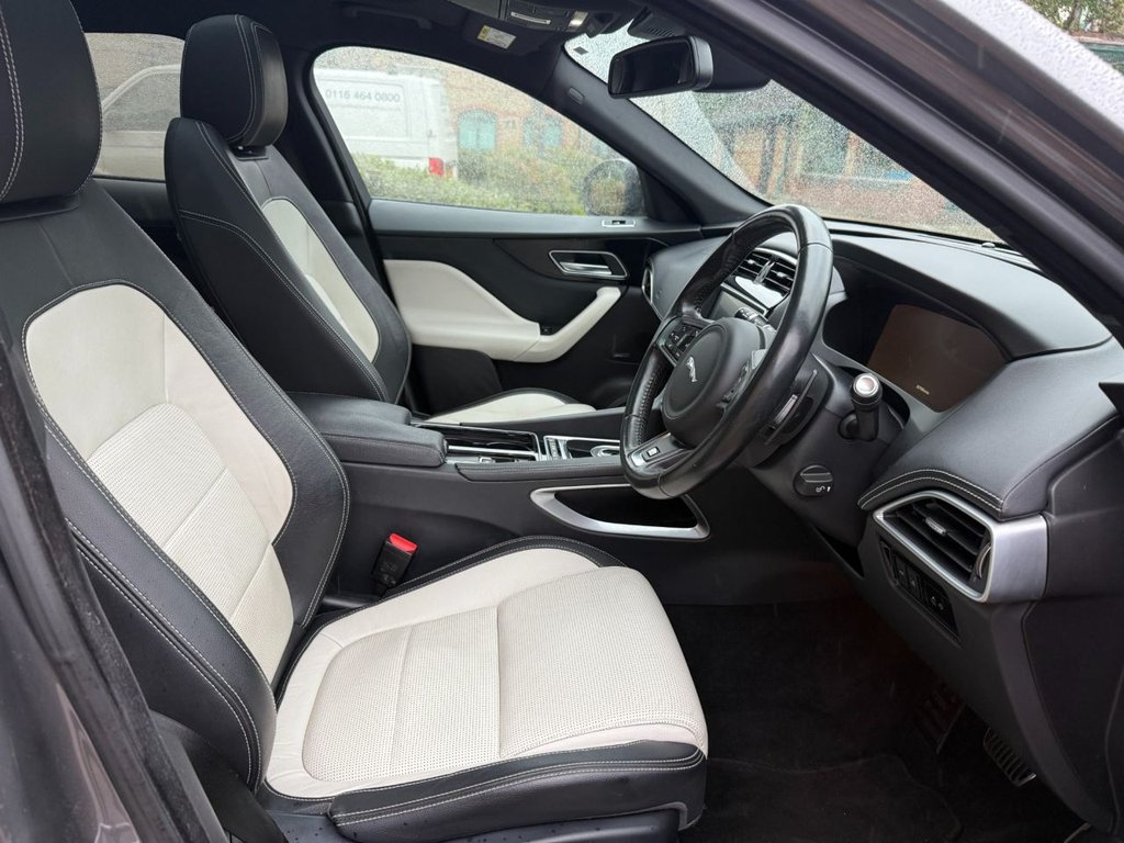 Used Jaguar F-Pace 2017 for sale - 76582889: Photo 13
