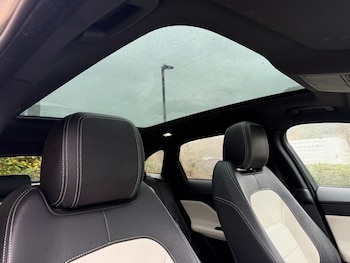 Used Jaguar F-Pace 2017 for sale - 76582889: Photo