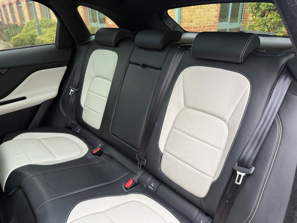 Used Jaguar F-Pace 2017 for sale - 76582889: Photo 30