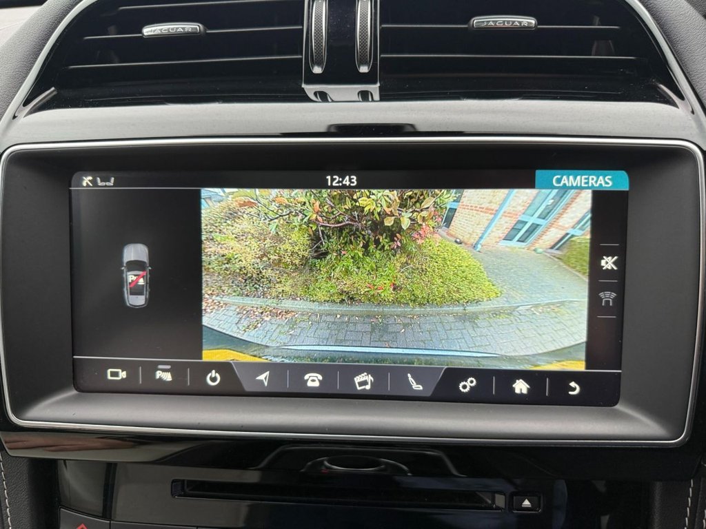 Used Jaguar F-Pace 2017 for sale - 76582889: Photo 39