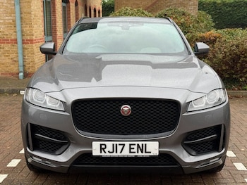 Used Jaguar F-Pace 2017 for sale - 76582889: Photo
