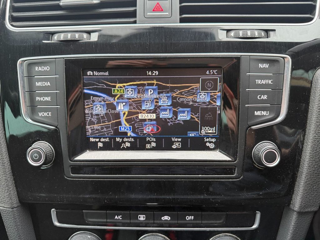 Used Volkswagen Golf 2014 for sale - 77140134: Photo 32