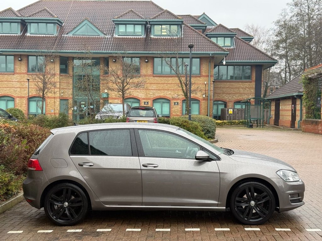 Used Volkswagen Golf 2014 for sale - 77140134: Photo 9