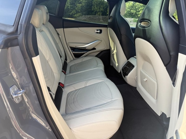 Used Aston Martin DBX 2022 for sale - 75553998: Photo 28