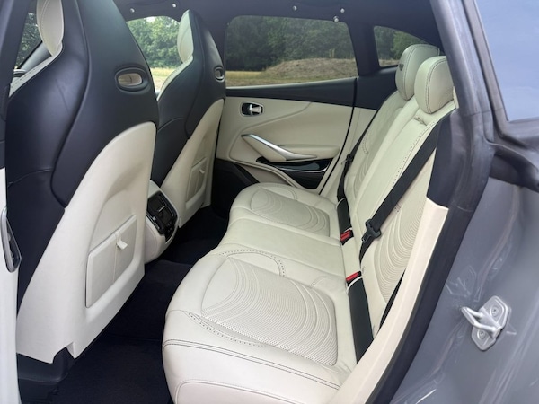 Used Aston Martin DBX 2022 for sale - 75553998: Photo 32