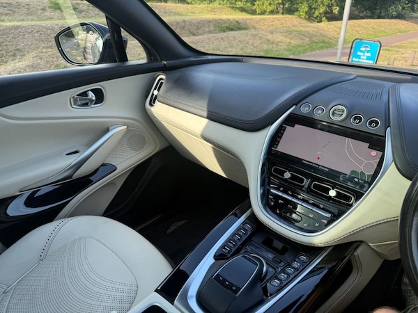 Used Aston Martin DBX 2022 for sale - 75553998: Photo 42