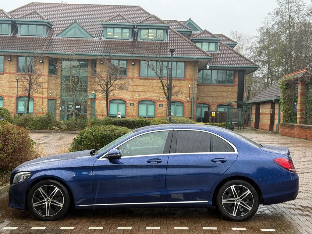 Used Mercedes-Benz C Class 2019 for sale - 76986316: Photo 4