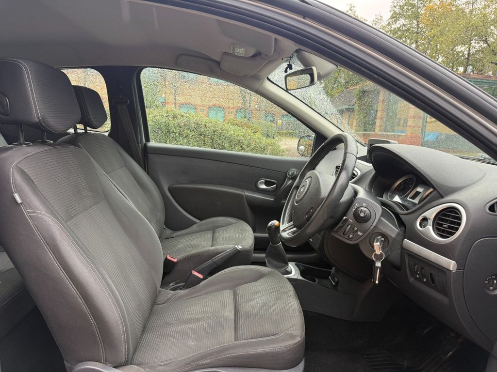 Used Renault Clio 2011 for sale - 76711124: Photo 10
