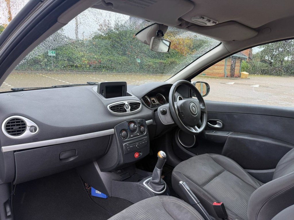 Used Renault Clio 2011 for sale - 76711124: Photo 13