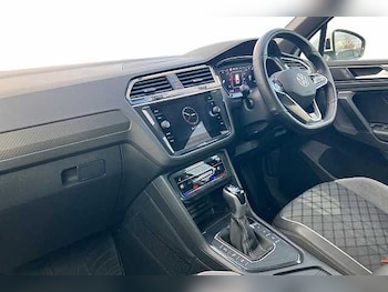 Used Volkswagen Tiguan 2023 for sale - 76625801: Photo