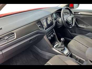 Used Volkswagen T-Roc 2018 for sale - 74650544: Photo