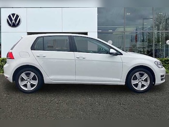 Used Volkswagen Golf 2017 for sale - 76057594: Photo 4