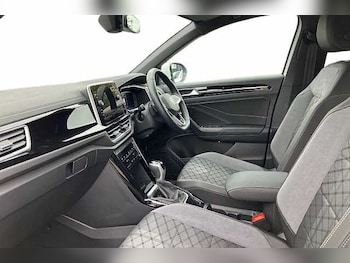 Used Volkswagen T-Roc 2024 for sale - 76197886: Photo 2