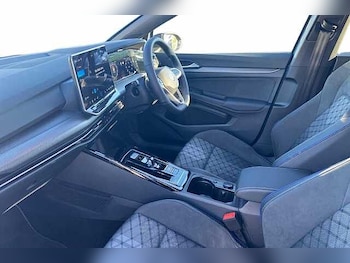 Used Volkswagen Golf 2025 for sale - 76634323: Photo