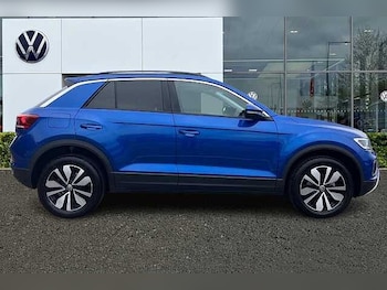 Used Volkswagen T-Roc 2024 for sale - 75112632: Photo