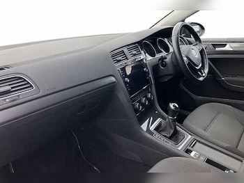 Used Volkswagen Golf 2020 for sale - 76030126: Photo 2