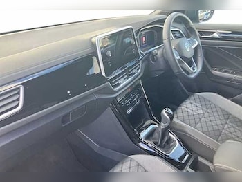 Used Volkswagen T-Roc 2025 for sale - 75891104: Photo