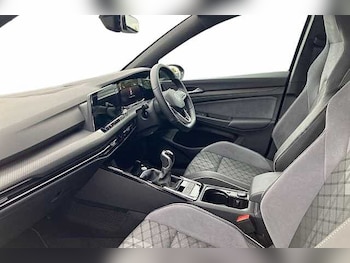 Used Volkswagen Golf 2024 for sale - 76010563: Photo