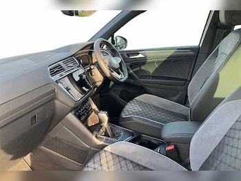 Used Volkswagen Tiguan 2023 for sale - 75987136: Photo 2