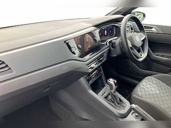 Used Volkswagen Polo 2024 for sale - 76304970: Photo